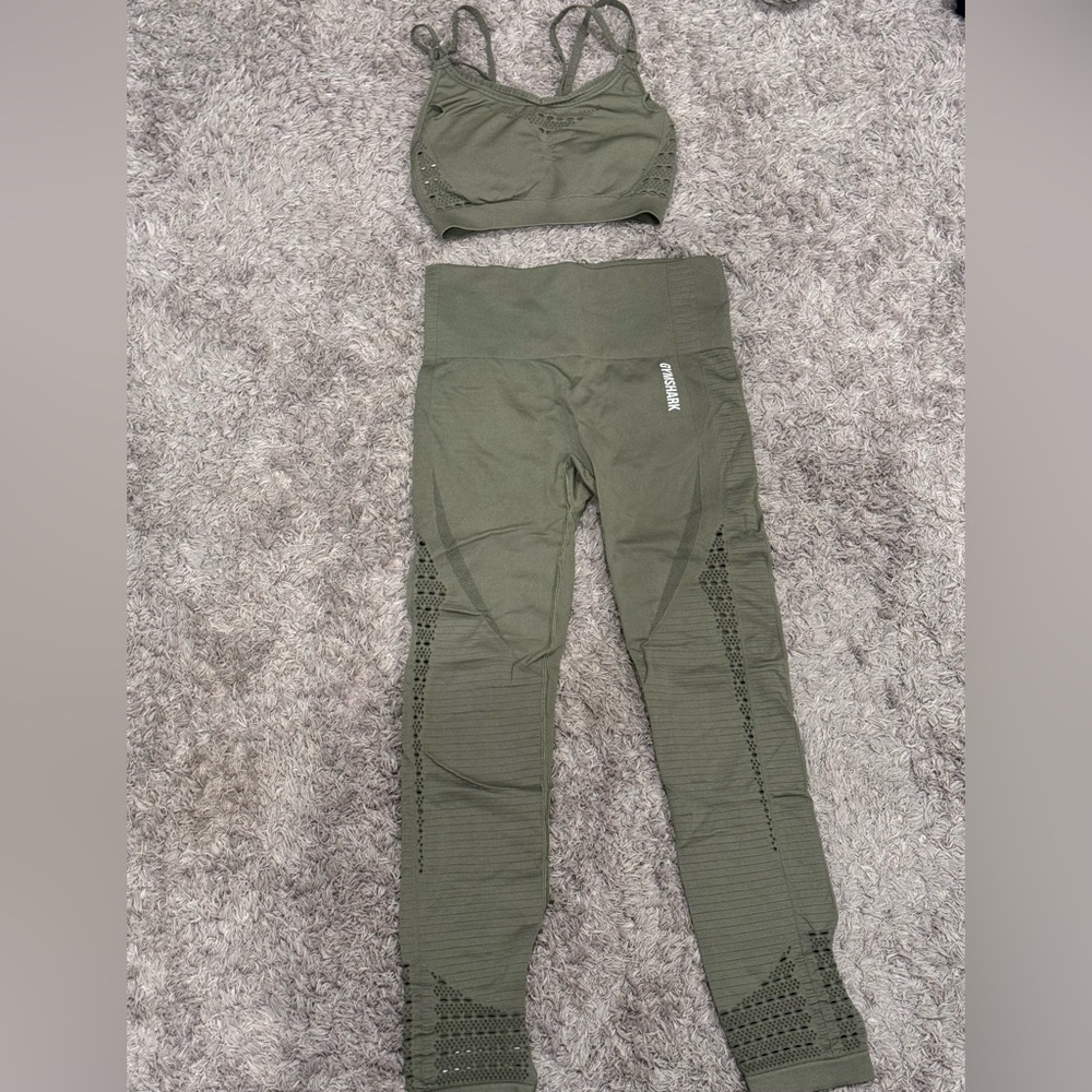 Gymshark workout set -olive